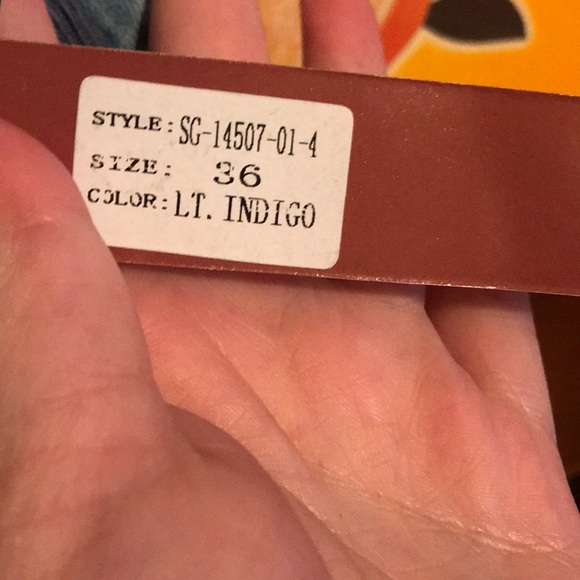 FINAL PRICE Distressed “maternity” skinny jeans - Picture 5 of 7